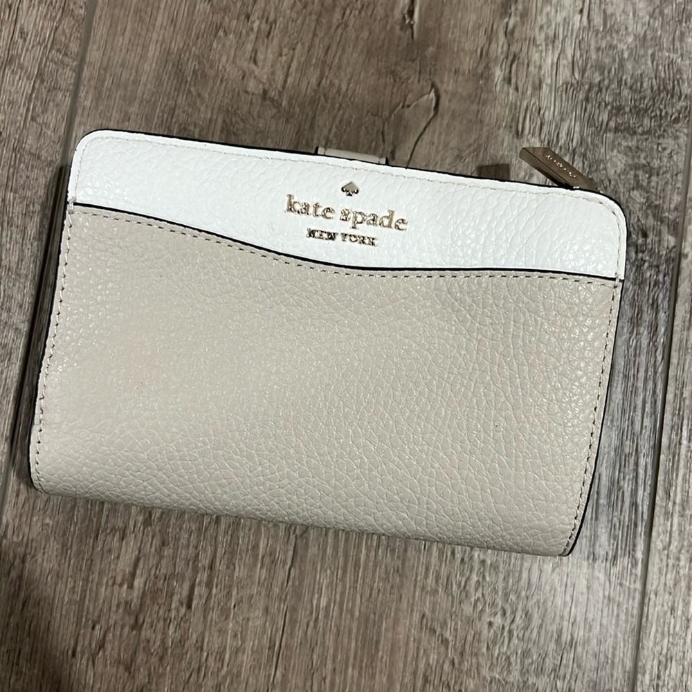 Kate Spade pebble leather wallet